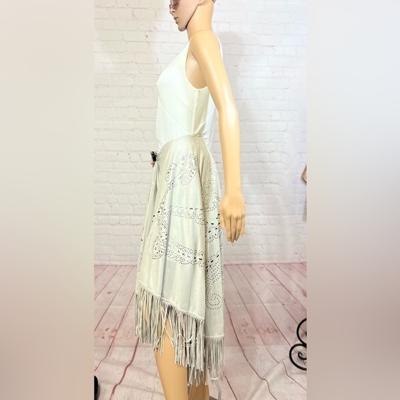 LENA GABRIELLE NEW YORK laser cut micro suede women’s shawl poncho in Grey OSFA - Picture 4 of 17